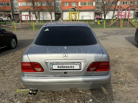 Mercedes-Benz E 280 1996 года за 2 600 000 тг. в Кызылорда – фото 4