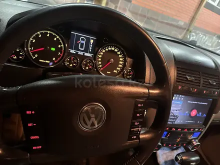 Volkswagen Touareg 2006 года за 6 500 000 тг. в Алматы – фото 12