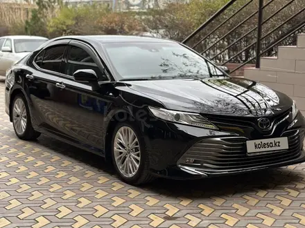 Toyota Camry 2019 года за 14 000 000 тг. в Актау