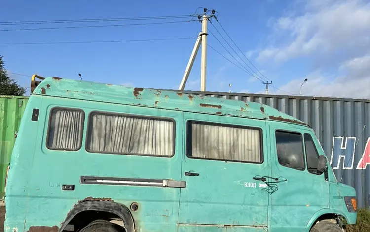 Mercedes-Benz E 200 2000 года за 100 000 тг. в Алматы