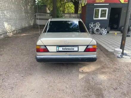 Mercedes-Benz E 230 1991 года за 1 800 000 тг. в Мерке – фото 7