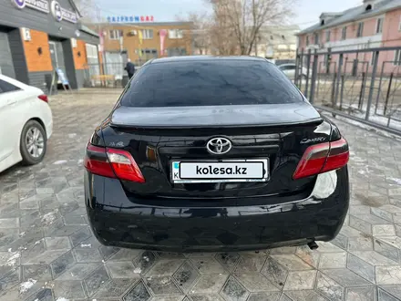 Toyota Camry 2007 года за 5 800 000 тг. в Атырау – фото 2