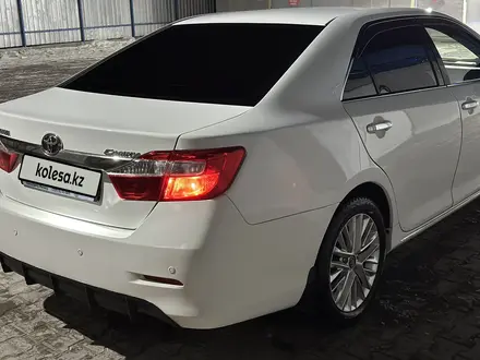 Toyota Camry 2014 года за 9 000 000 тг. в Алматы – фото 9