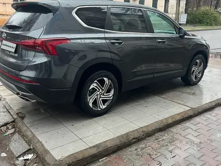 Hyundai Santa Fe 2021 года за 16 100 000 тг. в Шымкент