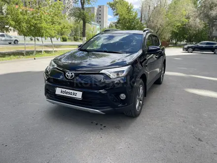 Toyota RAV4 2019 года за 13 600 000 тг. в Уральск – фото 2