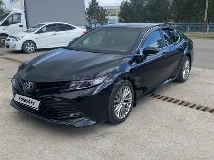 Toyota Camry 2019 года за 13 500 000 тг. в Атбасар