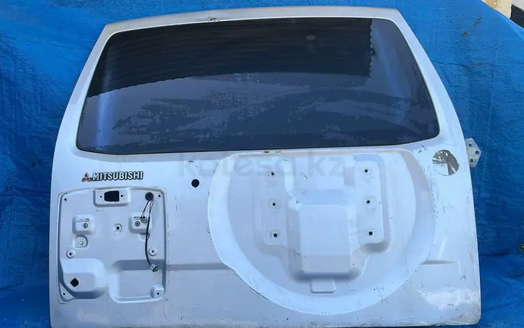 Крышка багажника Pajero за 10 001 тг. в Алматы