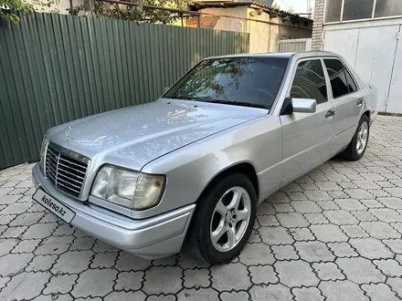 Mercedes-Benz E 280 1995 года за 3 200 000 тг. в Алматы