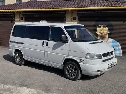 Volkswagen Caravelle 1998 года за 5 800 000 тг. в Караганда