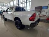 Toyota Hilux Comfort 2023 годаfor24 000 000 тг. в Атырау – фото 5