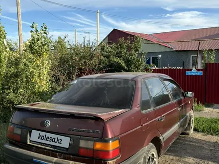 Volkswagen Passat 1993 года за 1 200 000 тг. в Уральск – фото 2