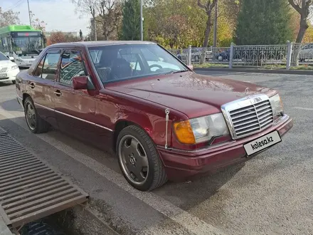 Mercedes-Benz E 230 1991 года за 2 700 000 тг. в Шымкент