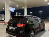 Kia Carnival 2016 года за 11 900 000 тг. в Алматы – фото 3