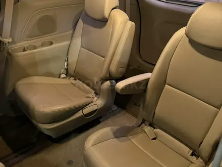 Kia Carnival 2016 года за 11 900 000 тг. в Алматы – фото 16