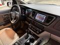 Kia Carnival 2016 года за 11 900 000 тг. в Алматы – фото 7