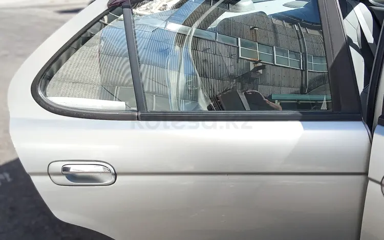 Дверь задняя Nissan Sunny FB15 за 45 000 тг. в Усть-Каменогорск