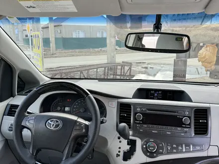 Toyota Sienna 2013 года за 12 000 000 тг. в Атырау – фото 14