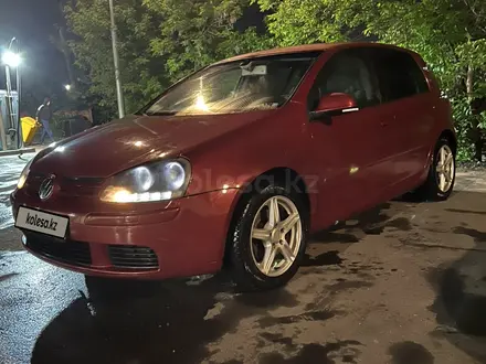 Volkswagen Golf 2004 года за 1 950 000 тг. в Алматы – фото 15