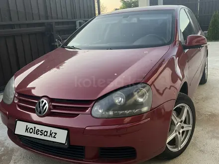 Volkswagen Golf 2004 года за 1 950 000 тг. в Алматы