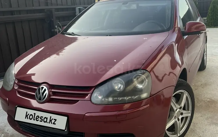 Volkswagen Golf 2004 года за 1 950 000 тг. в Алматы