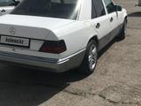Mercedes-Benz E 230 1990 годаfor1 100 000 тг. в Тараз – фото 2