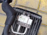 Радиатор кондиционера салонный авенсис 220кузов за 5 000 тг. в Экибастуз – фото 2