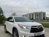 Toyota Highlander 2013 года за 13 000 000 тг. в Актобе – фото 2