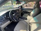 Kia Carnival 2019 года за 10 500 000 тг. в Кызылорда – фото 3