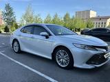 Toyota Camry 2018 года за 15 400 000 тг. в Шымкент – фото 2