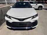 Toyota Camry 2023 года за 17 500 000 тг. в Атырау – фото 2