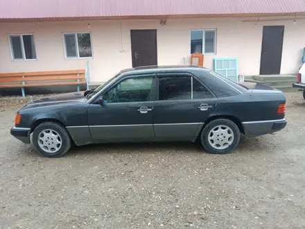 Mercedes-Benz E 200 1991 года за 1 450 000 тг. в Тараз – фото 3