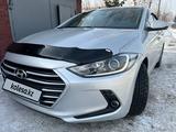 Hyundai Elantra 2018 года за 7 730 000 тг. в Усть-Каменогорск – фото 2