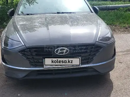 Hyundai Sonata 2021 года за 10 000 000 тг. в Караганда – фото 2