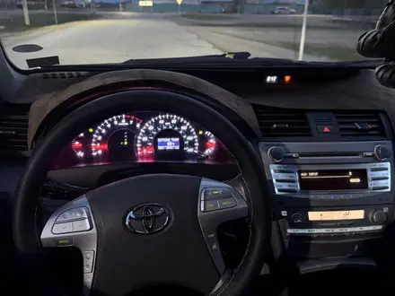Toyota Camry 2011 года за 4 400 000 тг. в Атырау – фото 16