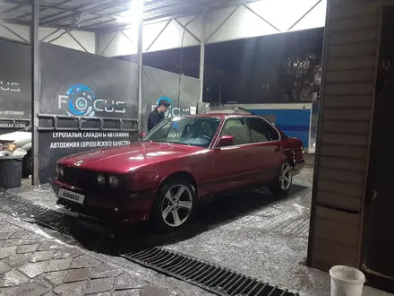 BMW 520 1991 года за 800 000 тг. в Алматы – фото 3