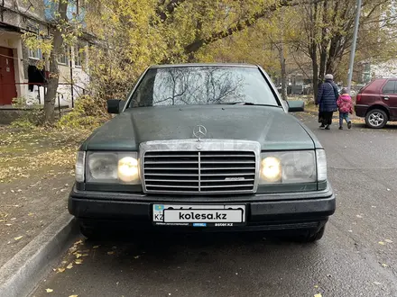 Mercedes-Benz E 200 1991 года за 1 100 000 тг. в Караганда – фото 2