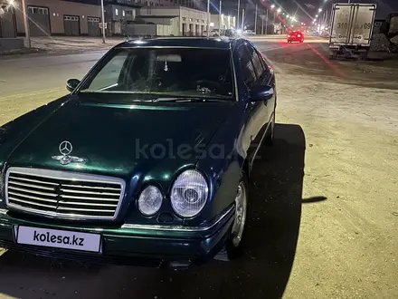 Mercedes-Benz E 320 1998 года за 3 400 000 тг. в Жезказган – фото 5