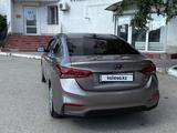Hyundai Solaris 2019 года за 7 000 000 тг. в Актобе – фото 4