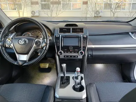 Toyota Camry 2013 года за 7 900 000 тг. в Актобе – фото 10