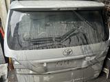 Крышка багажника Toyota Vellfire за 70 000 тг. в Алматы