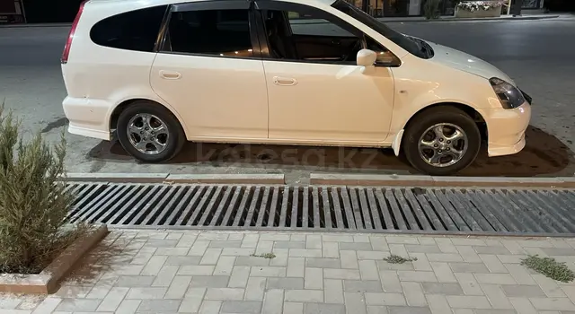 Honda Stream, 2001