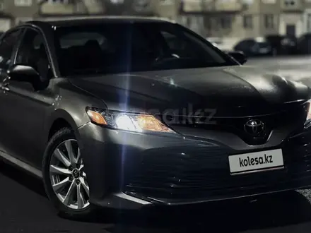 Toyota Camry 2018 года за 7 500 000 тг. в Атырау