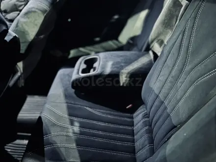 Toyota Camry 2018 года за 7 500 000 тг. в Атырау – фото 5