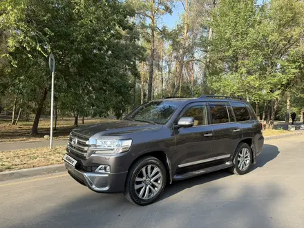 Toyota Land Cruiser 2017 года за 39 000 000 тг. в Алматы – фото 2