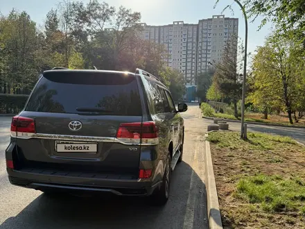 Toyota Land Cruiser 2017 года за 39 000 000 тг. в Алматы – фото 5