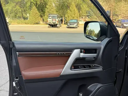 Toyota Land Cruiser 2017 года за 39 000 000 тг. в Алматы – фото 7