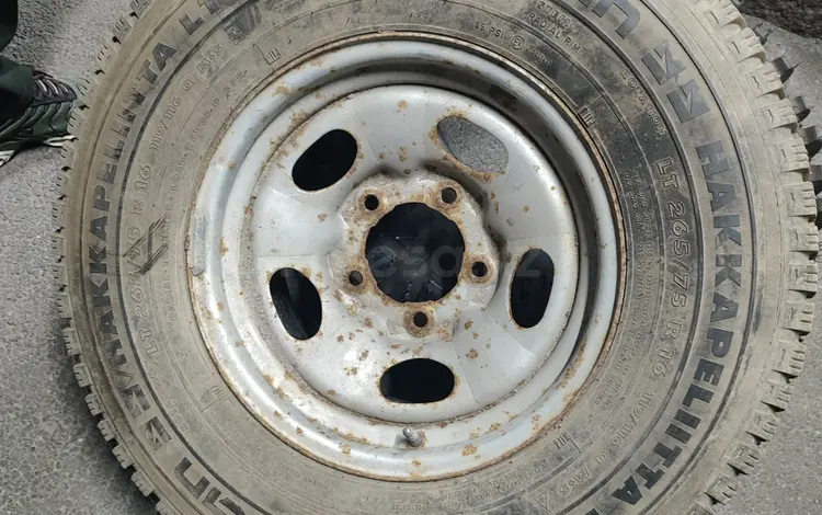 Диск и резина на Land Criuser 100 за 50 000 тг. в Алматы