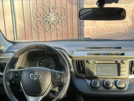 Toyota RAV4 2015 года за 10 400 000 тг. в Караганда – фото 14