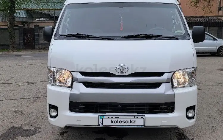 Toyota Hiace 2015 года за 16 000 000 тг. в Алматы