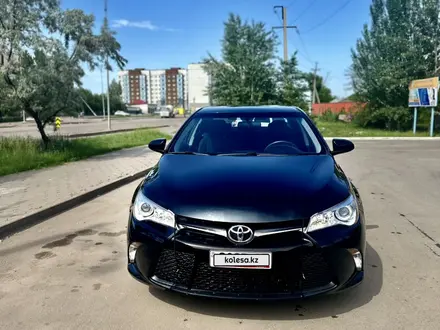 Toyota Camry 2017 года за 11 800 000 тг. в Астана – фото 2